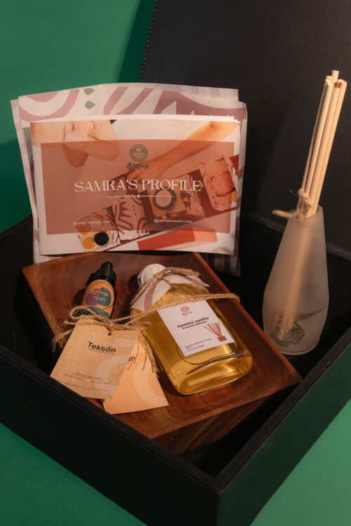 Corporate Gifting Set 2: Friendly Office giveaways